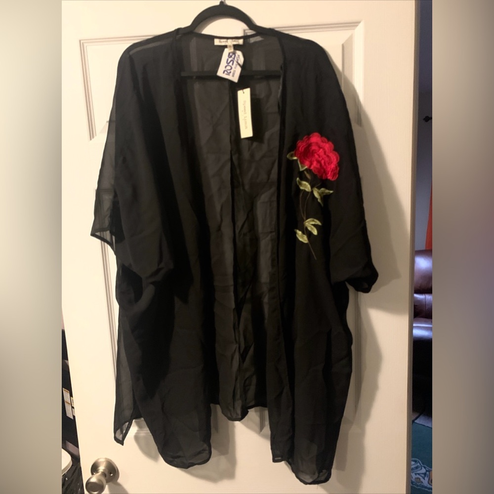 Speed Limit MPH Women's Black Floral Sheer Top 2X
